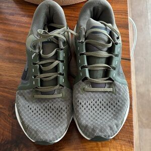 BRAND NEW Nike Vomero 16 Men's Sneakers